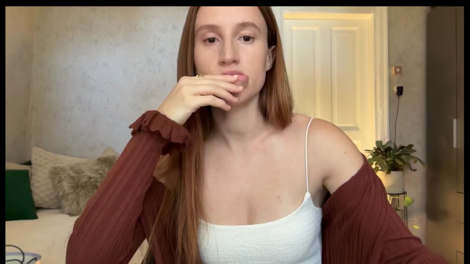 Gallery image thumbnail from LovelyBvnny's myfreecams stream on, 09/16/2025, 14:07 image 3 of 20