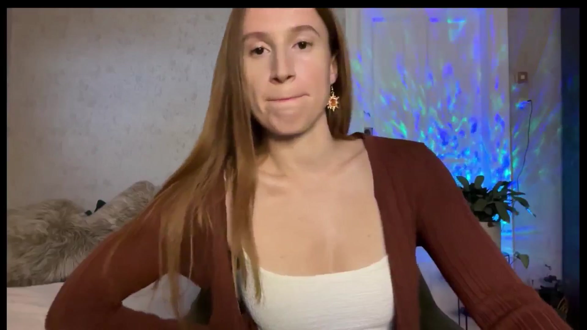 Gallery image thumbnail from LovelyBvnny's myfreecams stream on, 09/19/2025, 15:13 image 19 of 20