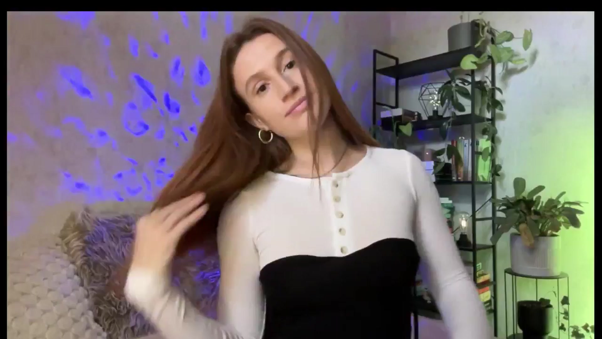 Gallery image thumbnail from LovelyBvnny's myfreecams stream on, 10/24/2025, 12:37 image 2 of 20