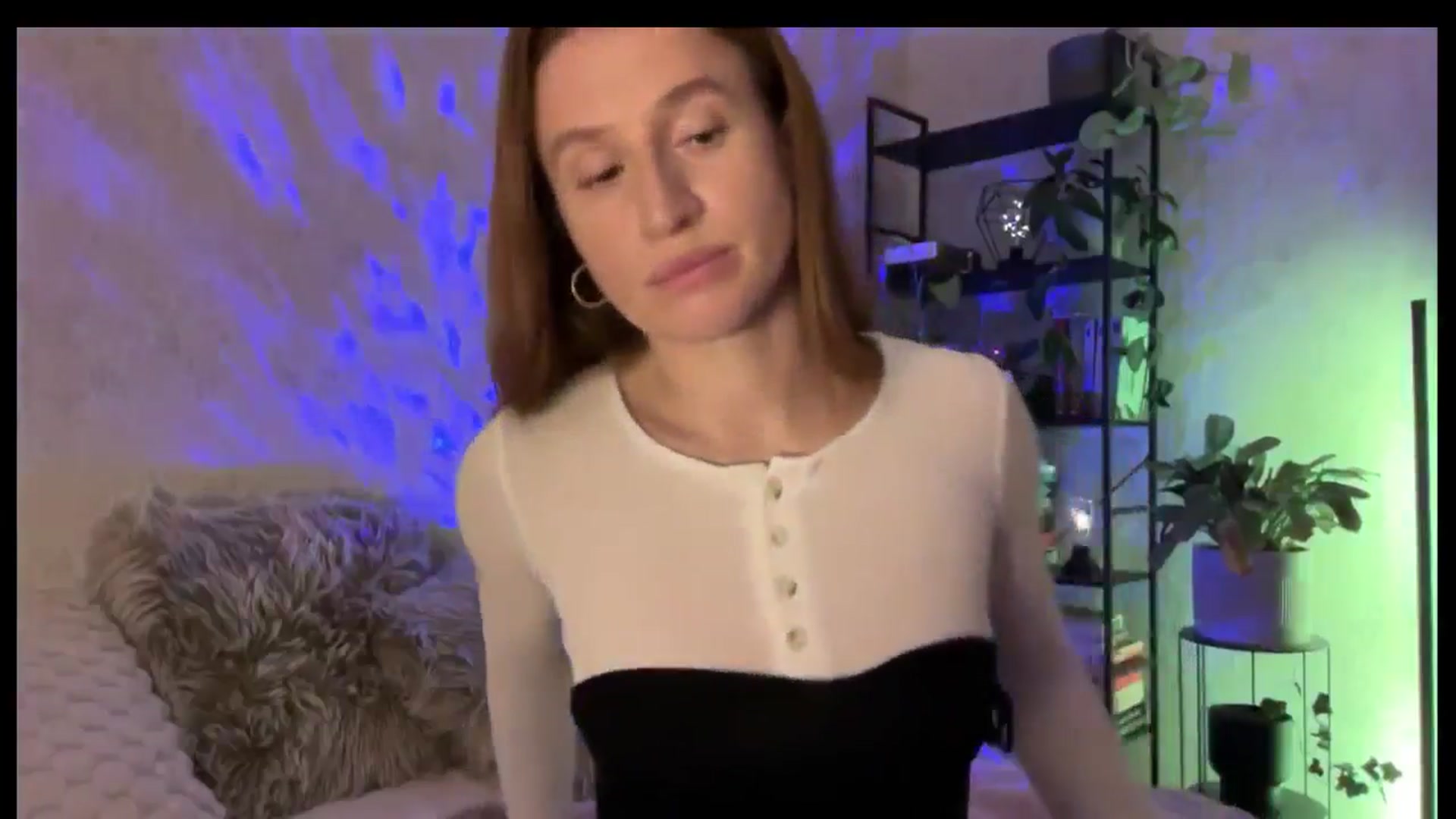 Gallery image thumbnail from LovelyBvnny's myfreecams stream on, 10/24/2025, 14:06 image 10 of 20