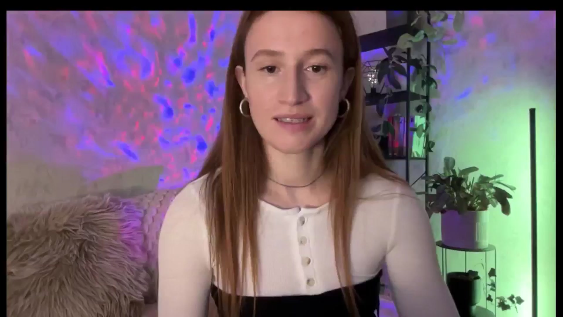 Gallery image thumbnail from LovelyBvnny's myfreecams stream on, 10/28/2025, 15:21 image 14 of 20