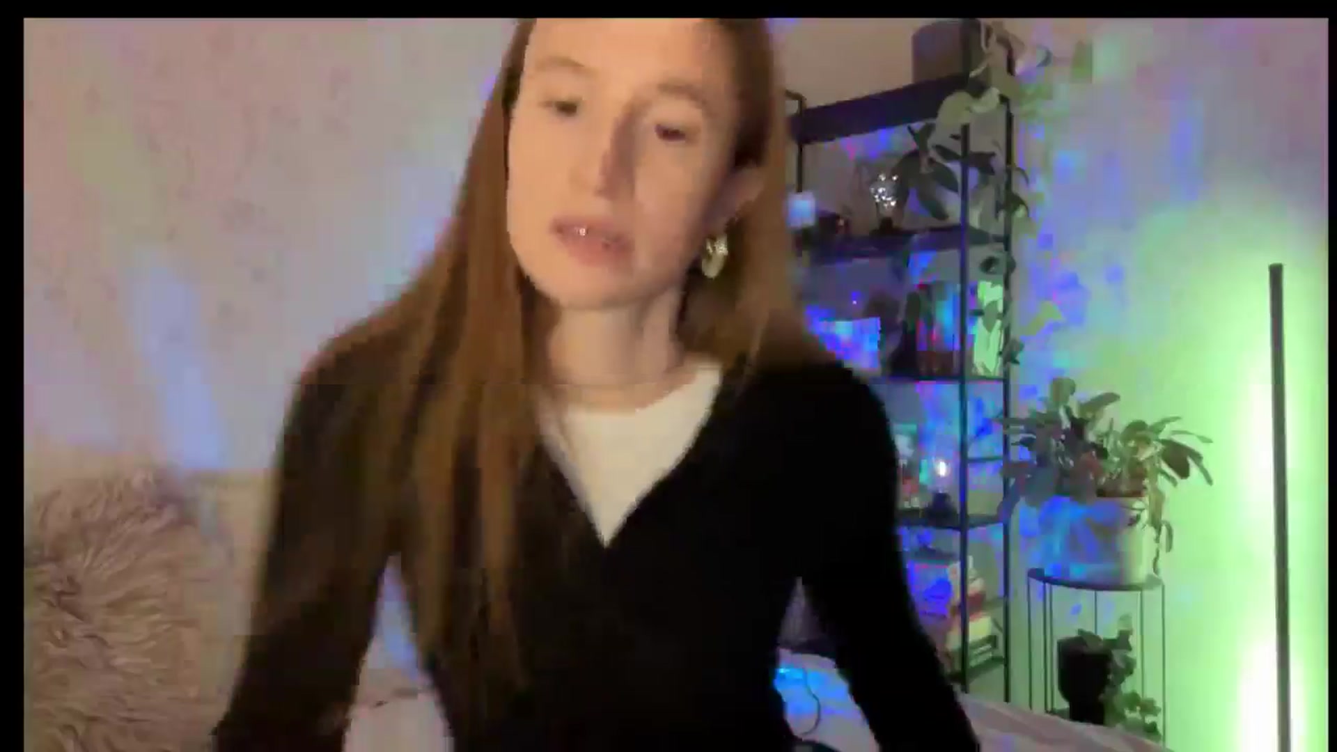 Gallery image thumbnail from LovelyBvnny's myfreecams stream on, 11/03/2025, 15:10 image 16 of 20
