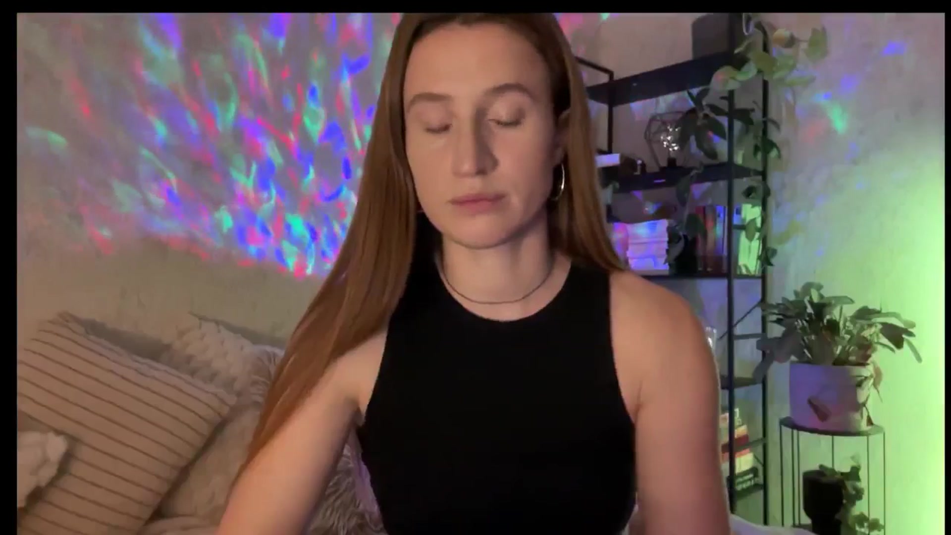 Gallery image thumbnail from LovelyBvnny's myfreecams stream on, 11/05/2025, 15:46 image 2 of 20