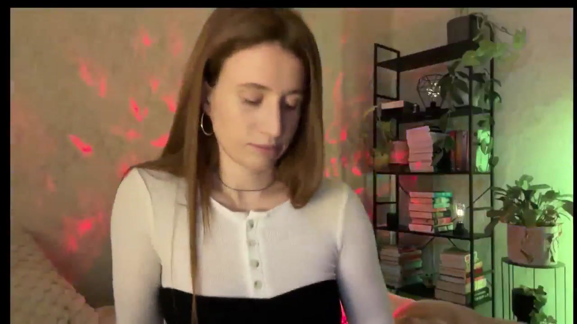Gallery image thumbnail from LovelyBvnny's myfreecams stream on, 11/18/2025, 15:17 image 6 of 20