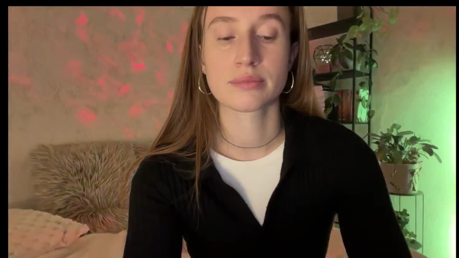 Gallery image thumbnail from LovelyBvnny's myfreecams stream on, 11/18/2025, 16:02 image 12 of 20