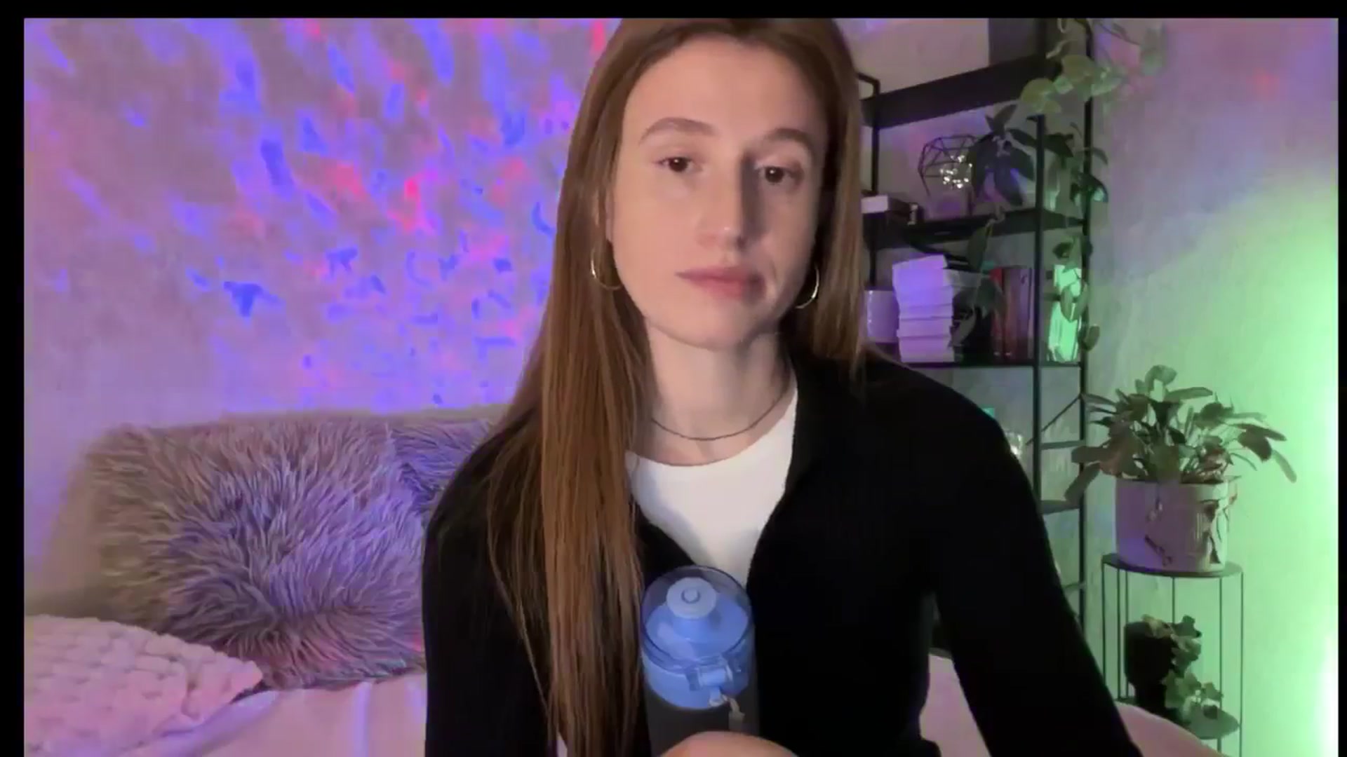 Gallery image thumbnail from LovelyBvnny's myfreecams stream on, 11/18/2025, 16:02 image 16 of 20