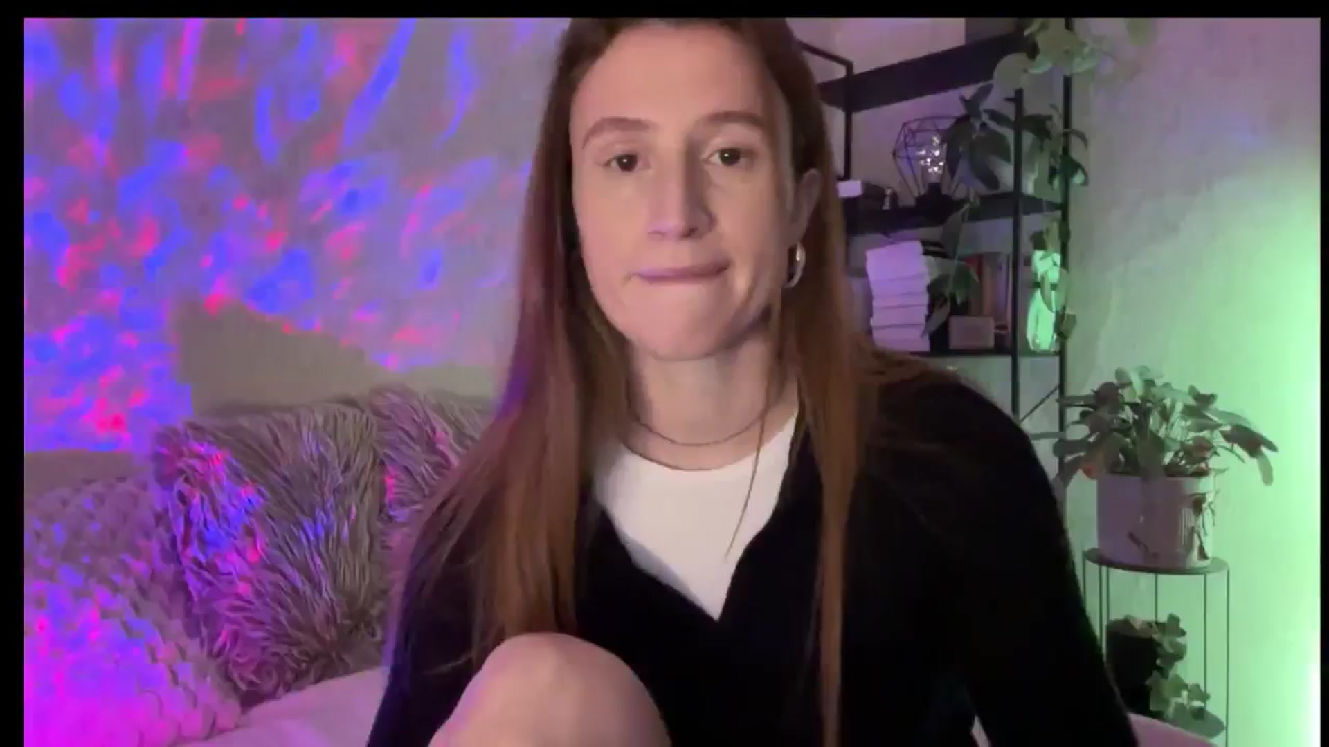 Gallery image thumbnail from LovelyBvnny's myfreecams stream on, 11/21/2025, 15:18 image 10 of 20