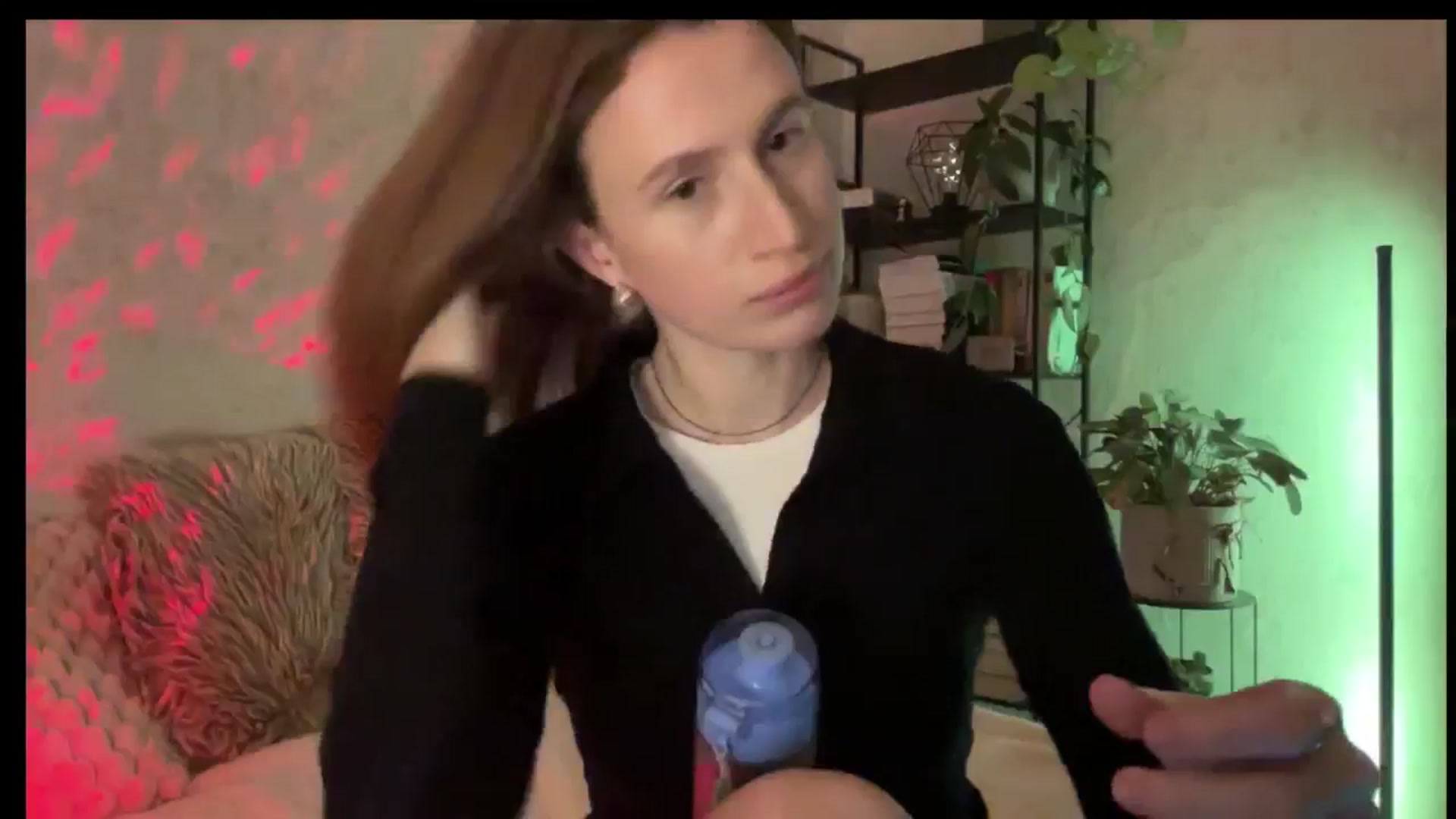 Gallery image thumbnail from LovelyBvnny's myfreecams stream on, 11/21/2025, 15:18 image 2 of 20