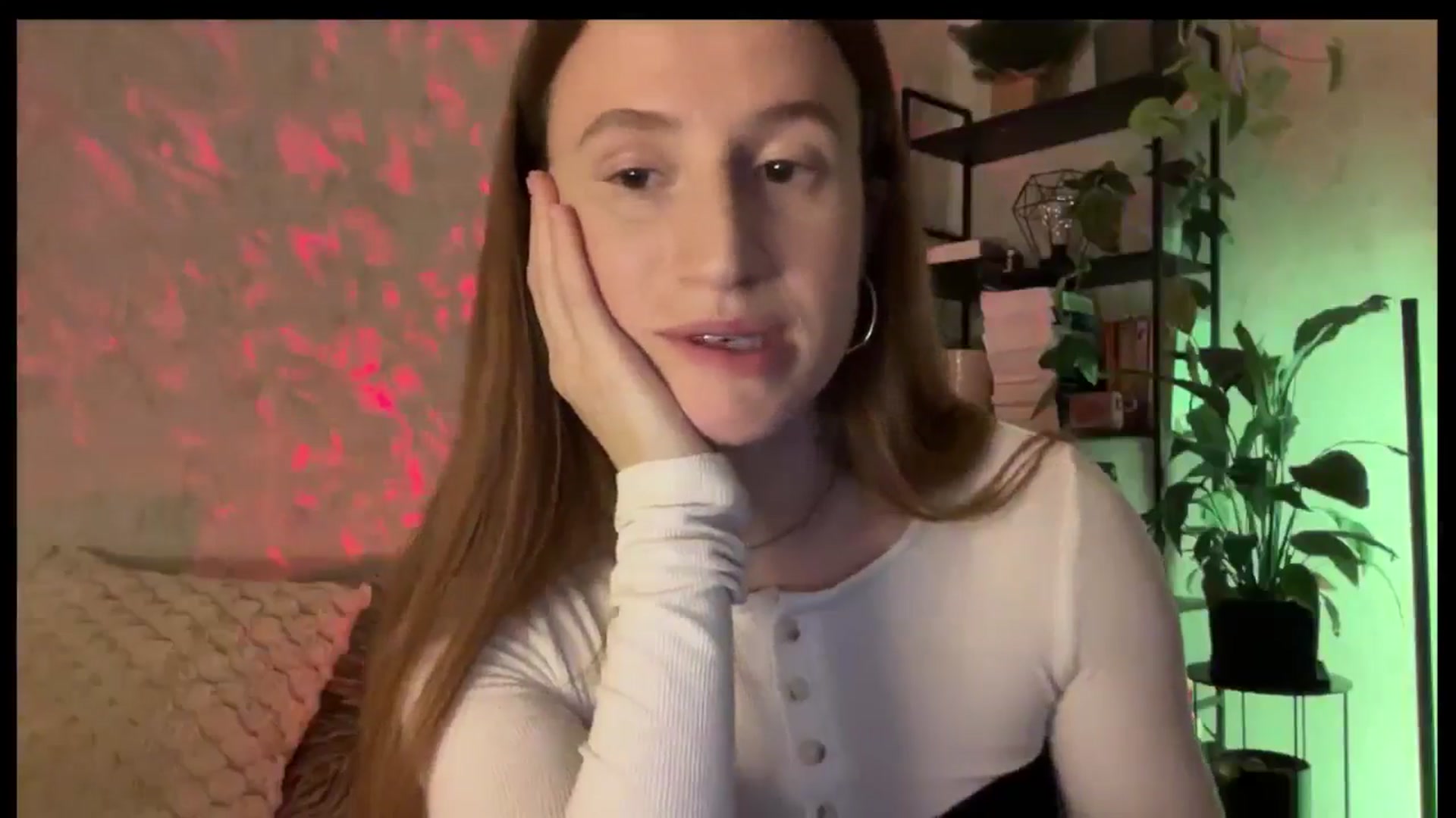 Gallery image thumbnail from LovelyBvnny's myfreecams stream on, 12/03/2025, 15:21 image 14 of 20