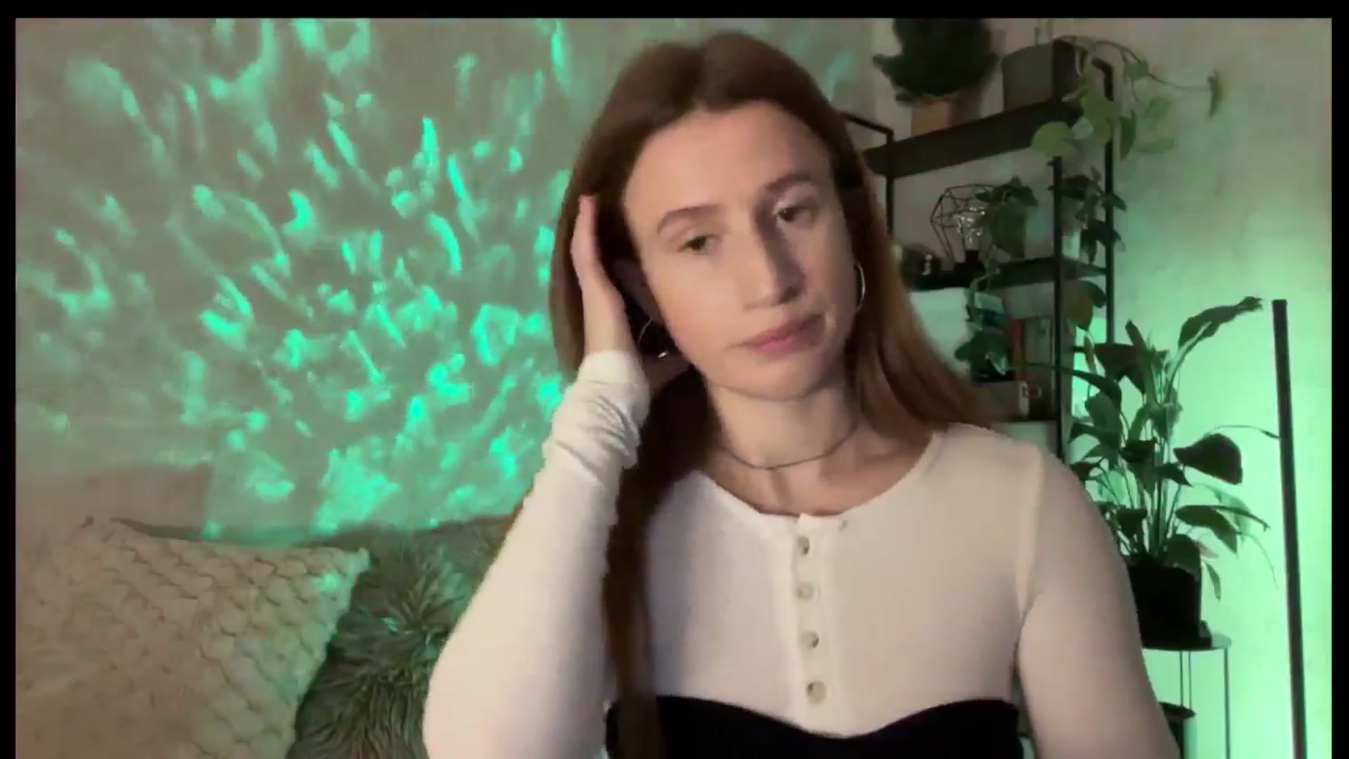 Gallery image thumbnail from LovelyBvnny's myfreecams stream on, 12/03/2025, 15:21 image 4 of 20