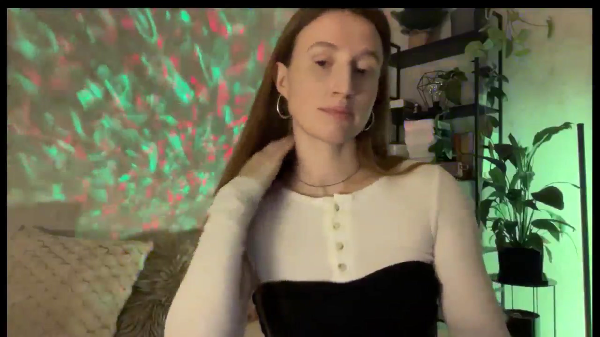 Gallery image thumbnail from LovelyBvnny's myfreecams stream on, 12/03/2025, 15:21 image 13 of 20