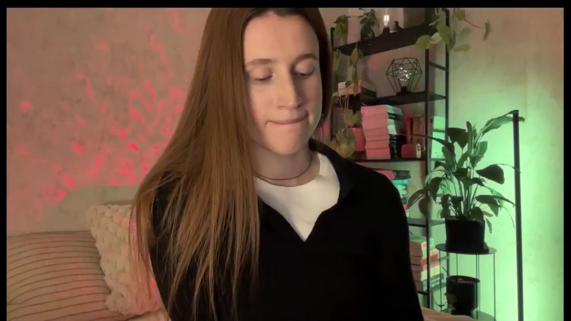 Gallery image thumbnail from LovelyBvnny's myfreecams stream on, 12/11/2025, 15:07 image 19 of 20