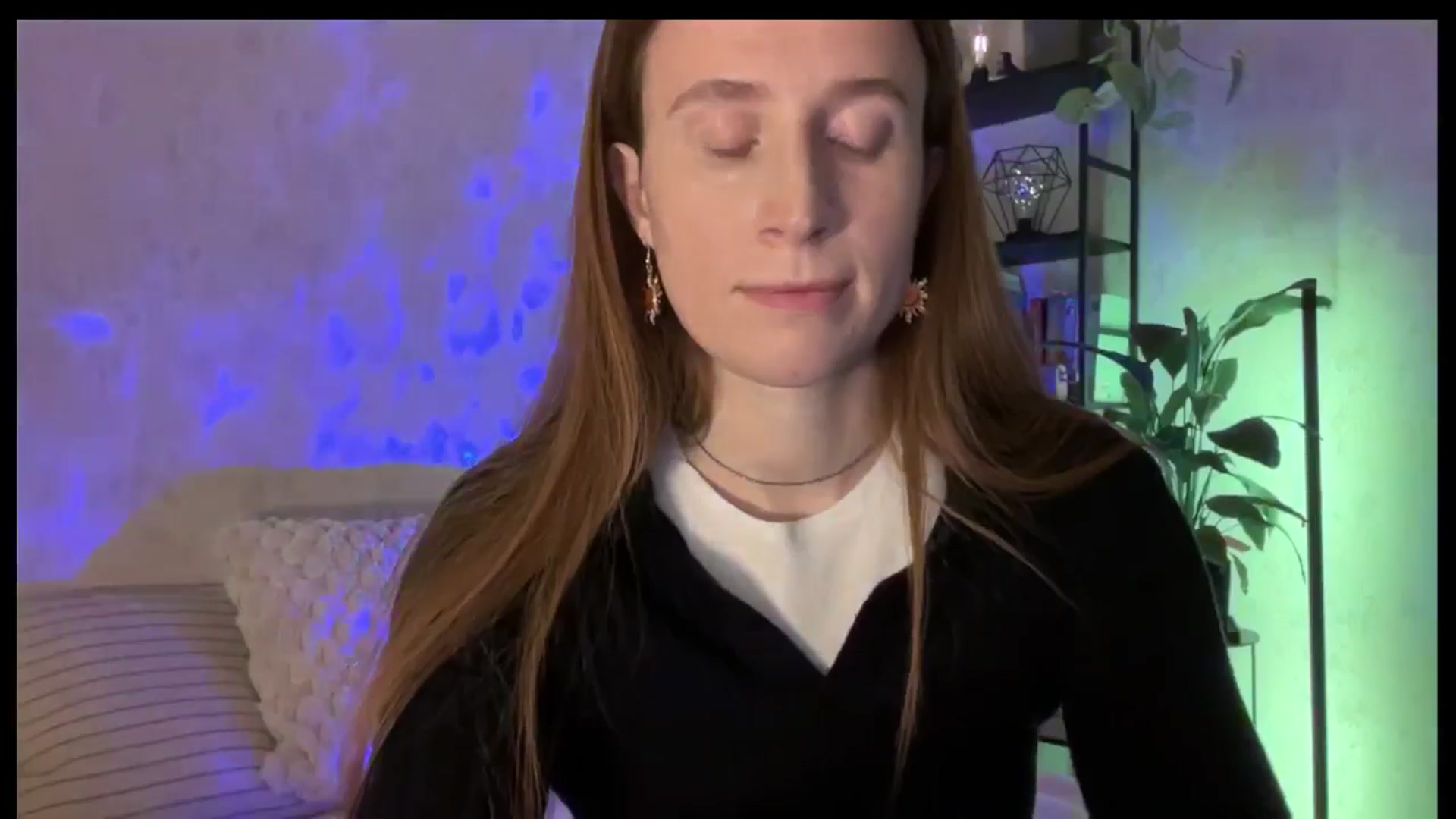 Gallery image thumbnail from LovelyBvnny's myfreecams stream on, 12/11/2025, 15:07 image 16 of 20