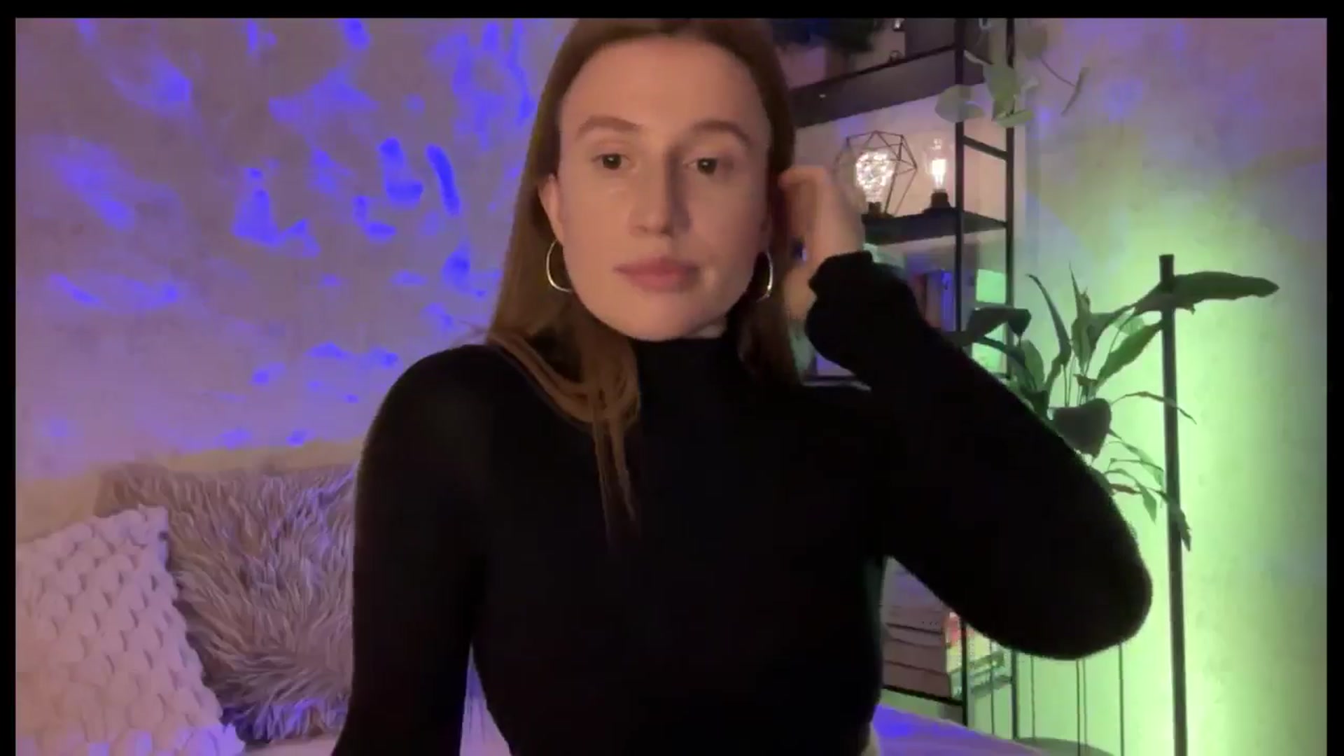 Gallery image thumbnail from LovelyBvnny's myfreecams stream on, 12/22/2025, 16:21 image 17 of 20