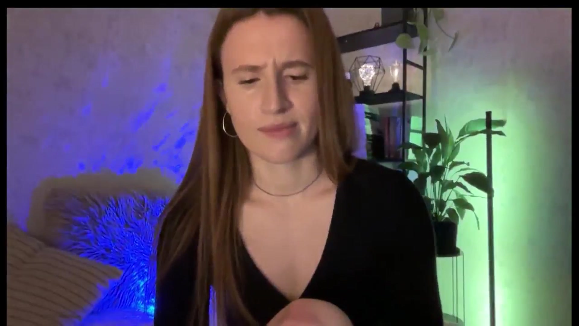 Gallery image thumbnail from LovelyBvnny's myfreecams stream on, 12/24/2025, 15:34 image 9 of 20