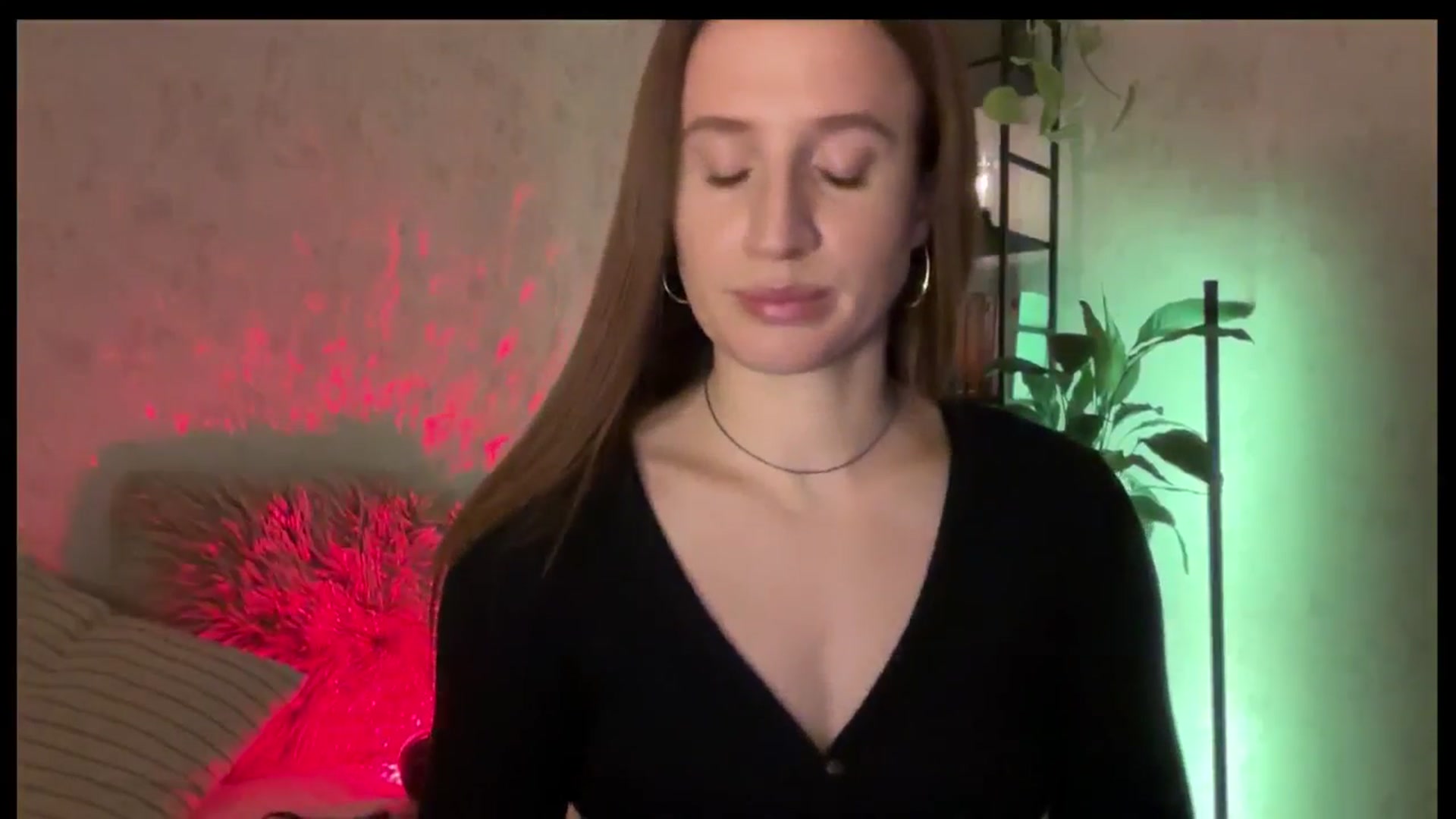 Gallery image thumbnail from LovelyBvnny's myfreecams stream on, 12/24/2025, 15:34 image 3 of 20