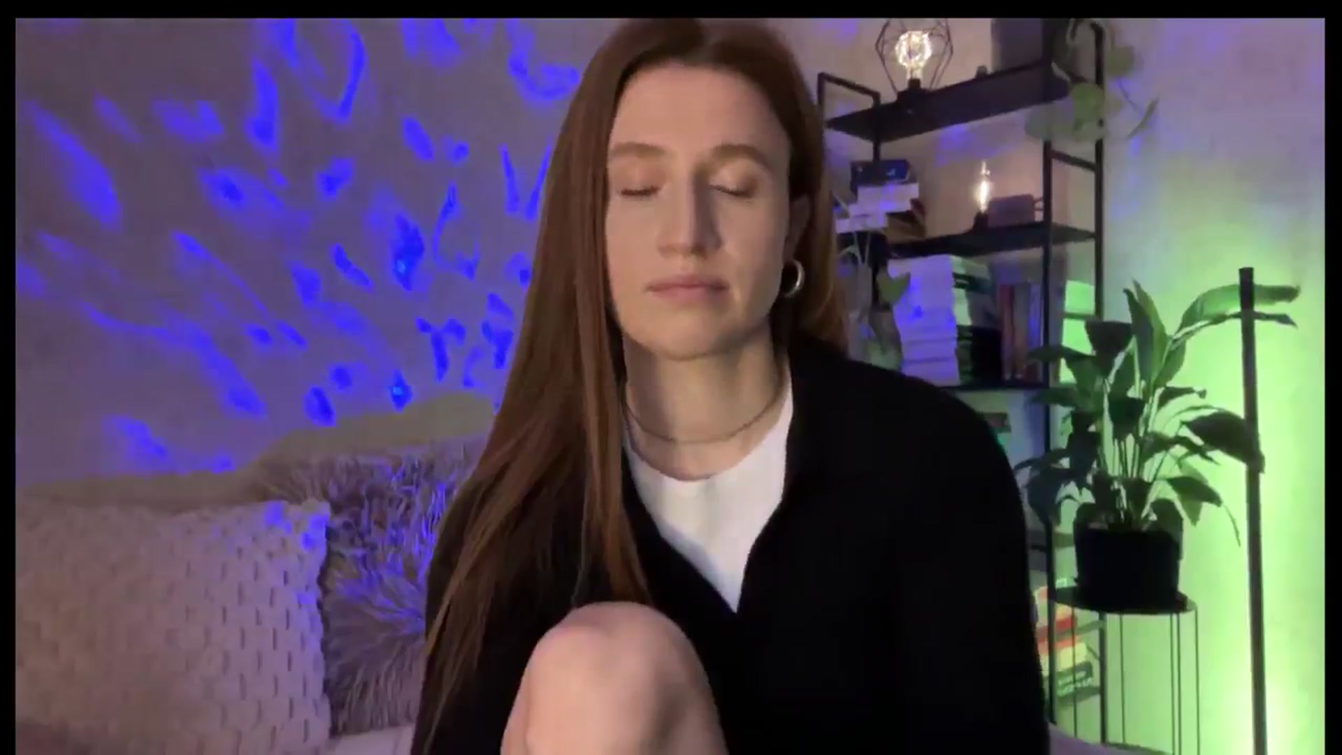 Gallery image thumbnail from LovelyBvnny's myfreecams stream on, 12/28/2025, 14:08 image 14 of 20