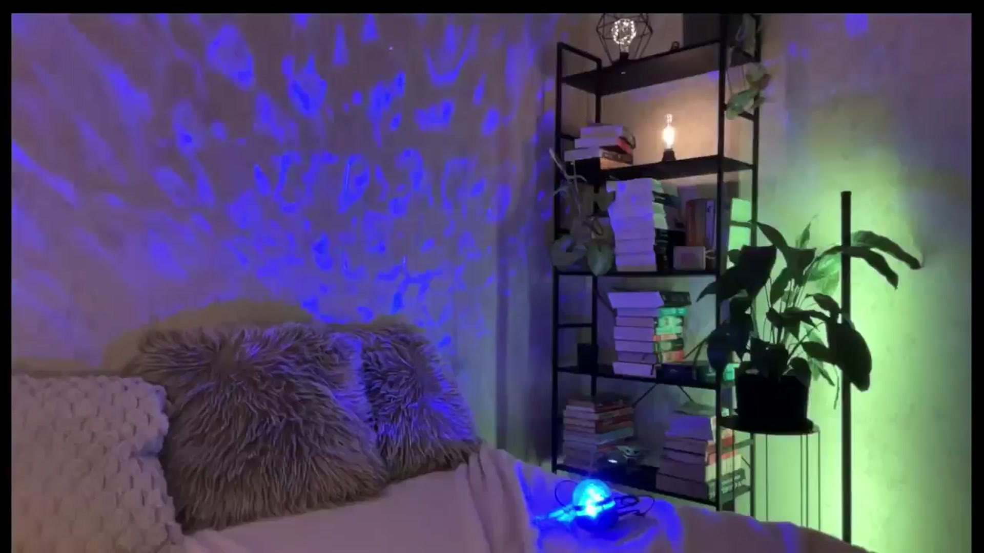 Gallery image thumbnail from LovelyBvnny's myfreecams stream on, 01/16/2026, 16:38 image 15 of 20