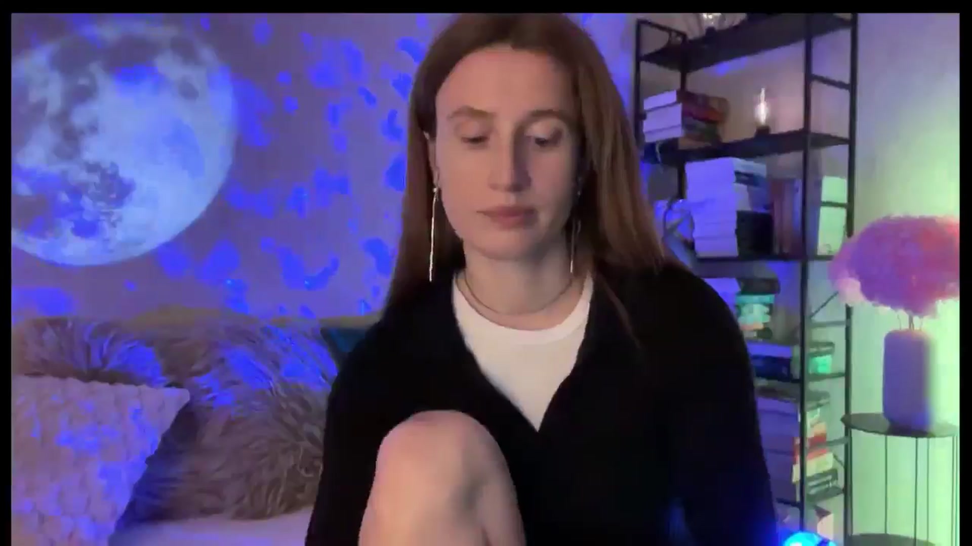 Gallery image thumbnail from LovelyBvnny's myfreecams stream on, 03/19/2026, 16:32 image 17 of 20