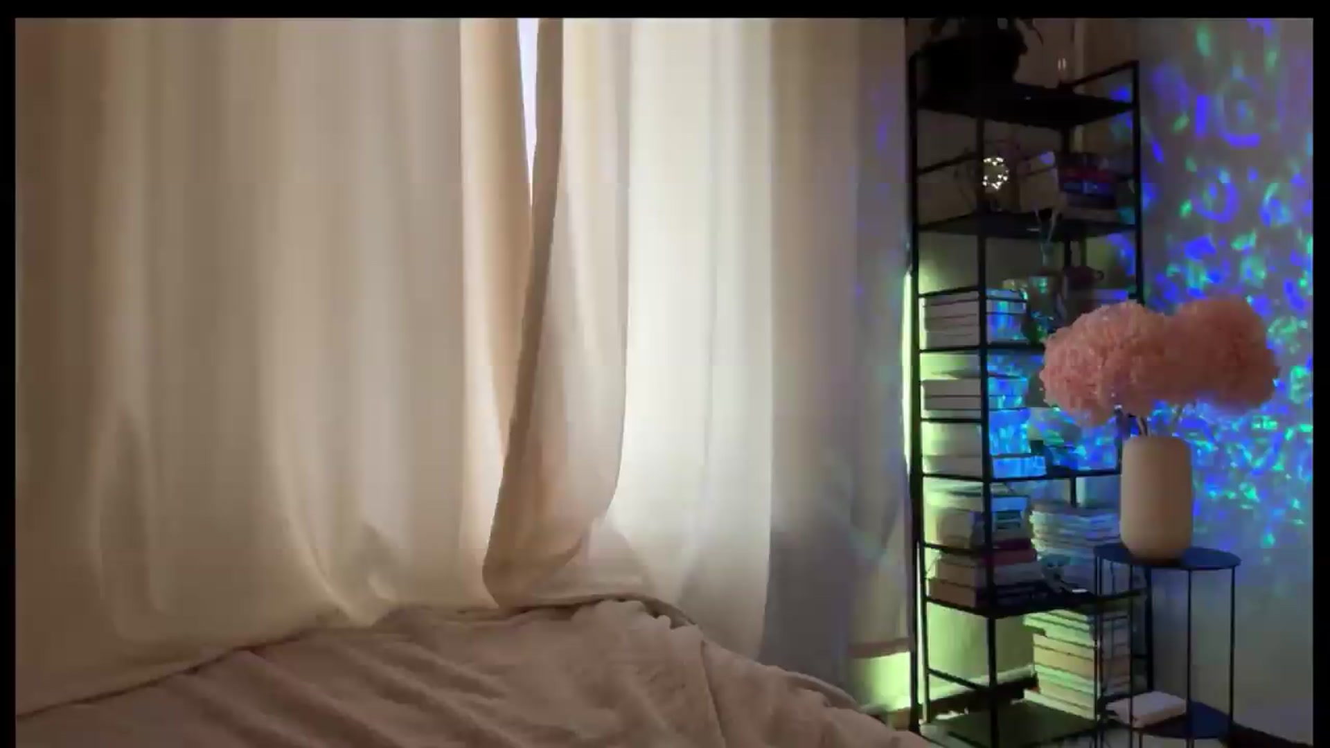 Gallery image thumbnail from LovelyBvnny's myfreecams stream on, 05/22/2026, 13:23 image 15 of 20
