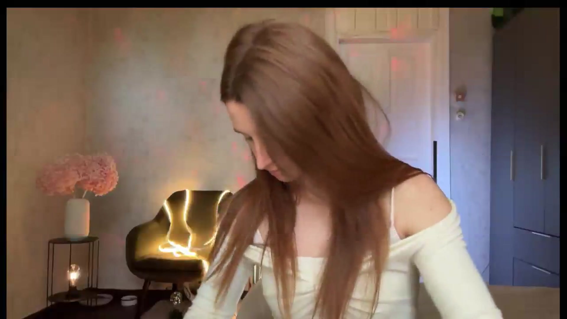 Gallery image thumbnail from LovelyBvnny's myfreecams stream on, 06/09/2026, 15:48 image 13 of 20