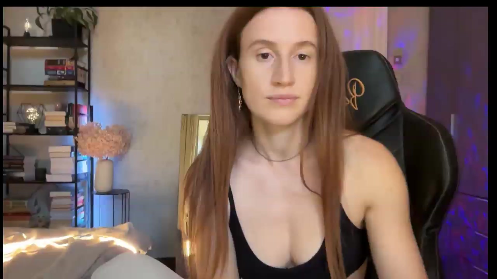 Gallery image thumbnail from LovelyBvnny's myfreecams stream on, 08/19/2026, 15:26 image 12 of 20