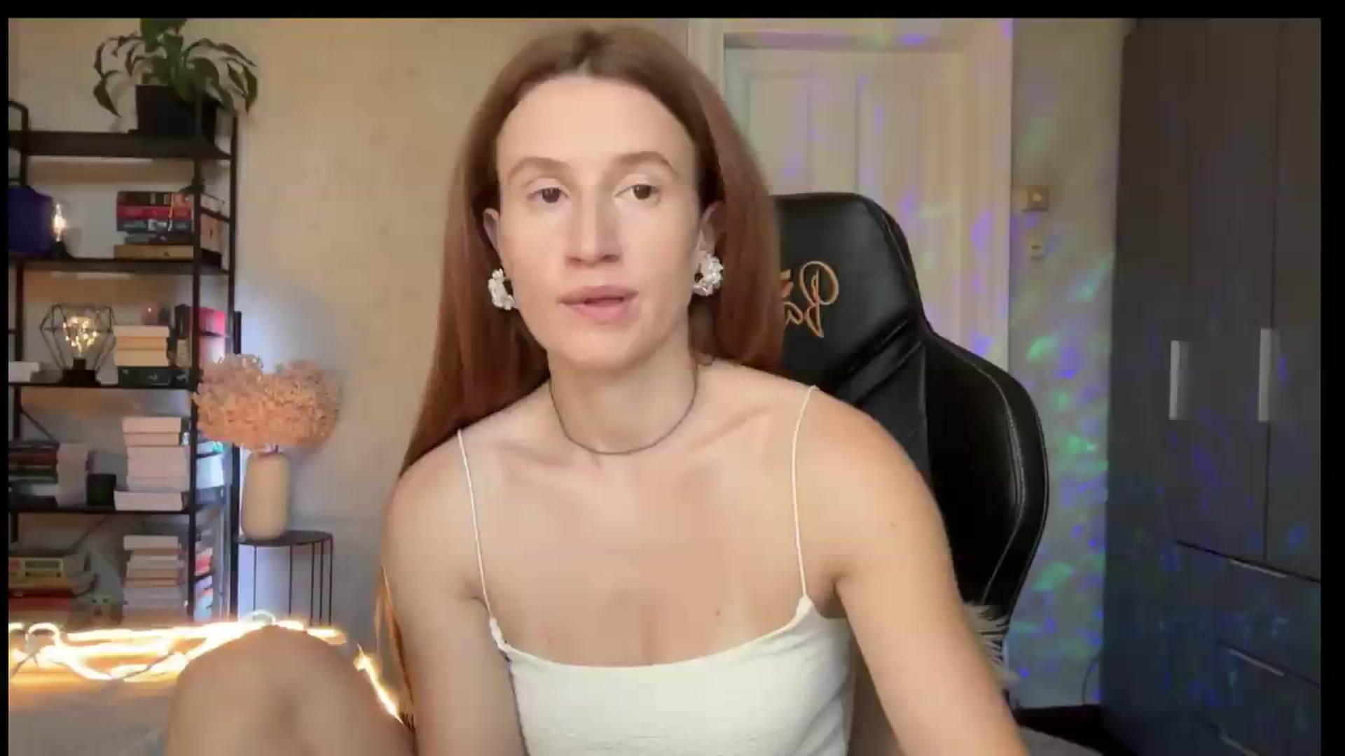 Gallery image thumbnail from LovelyBvnny's myfreecams stream on, 08/20/2026, 13:57 image 6 of 20