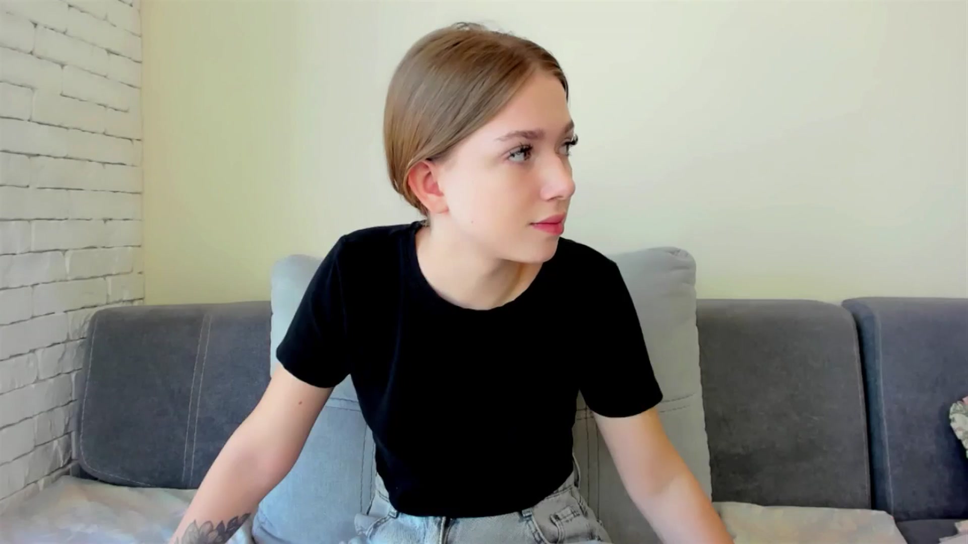 Gallery image thumbnail from LovelyElle's myfreecams stream on, 06/09/2025, 08:51 image 19 of 20