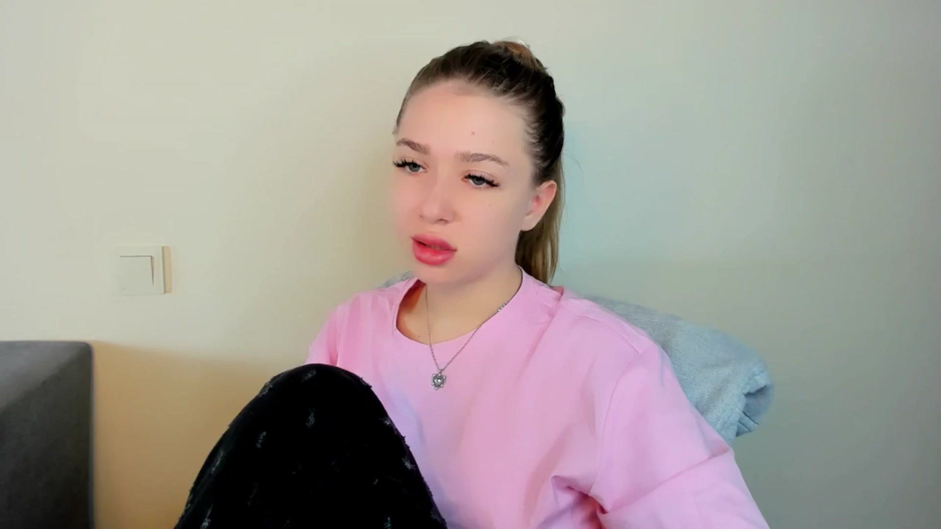 Gallery image thumbnail from LovelyElle's myfreecams stream on, 10/27/2025, 12:09 image 19 of 20