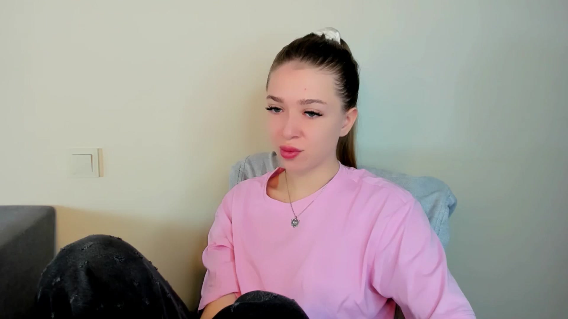 Gallery image thumbnail from LovelyElle's myfreecams stream on, 10/27/2025, 12:09 image 4 of 20