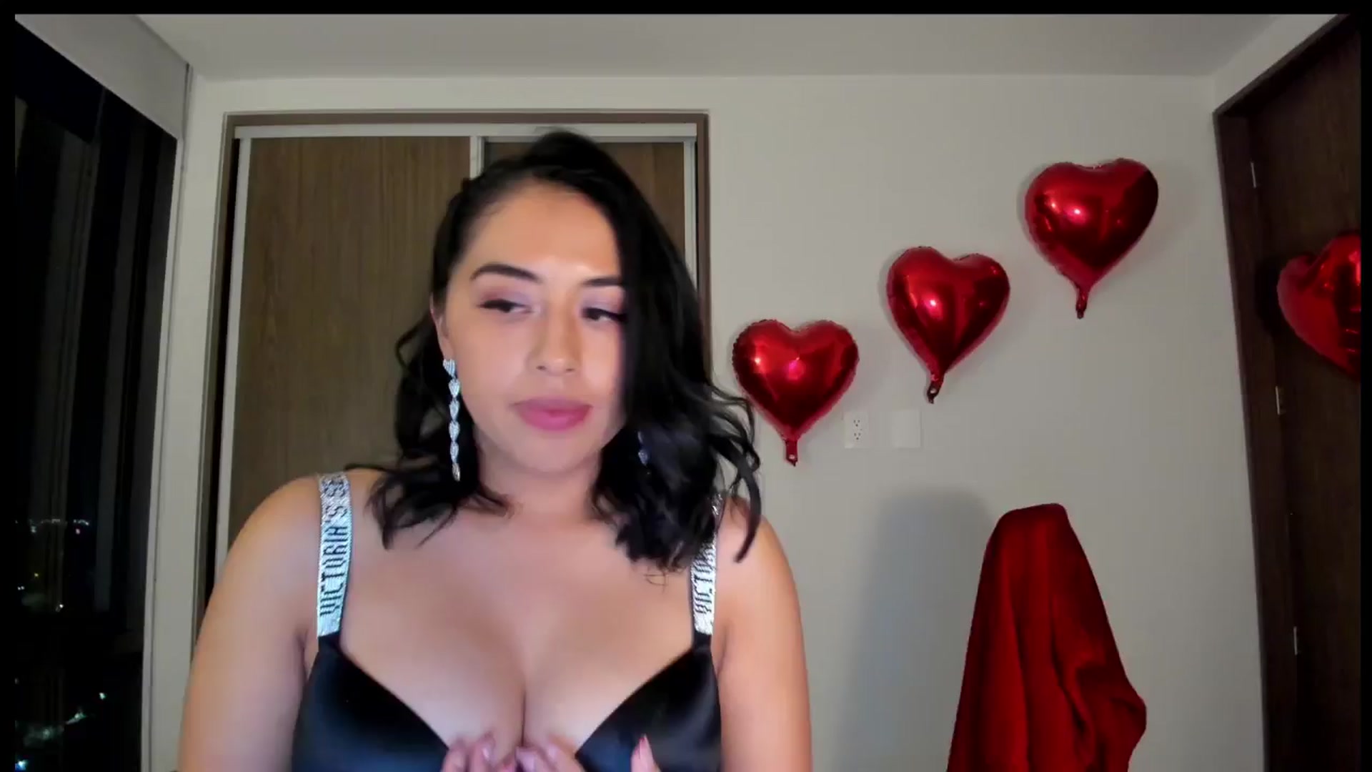 Gallery image thumbnail from LovelyEvaa's myfreecams stream on, 02/15/2025, 02:13 image 10 of 20