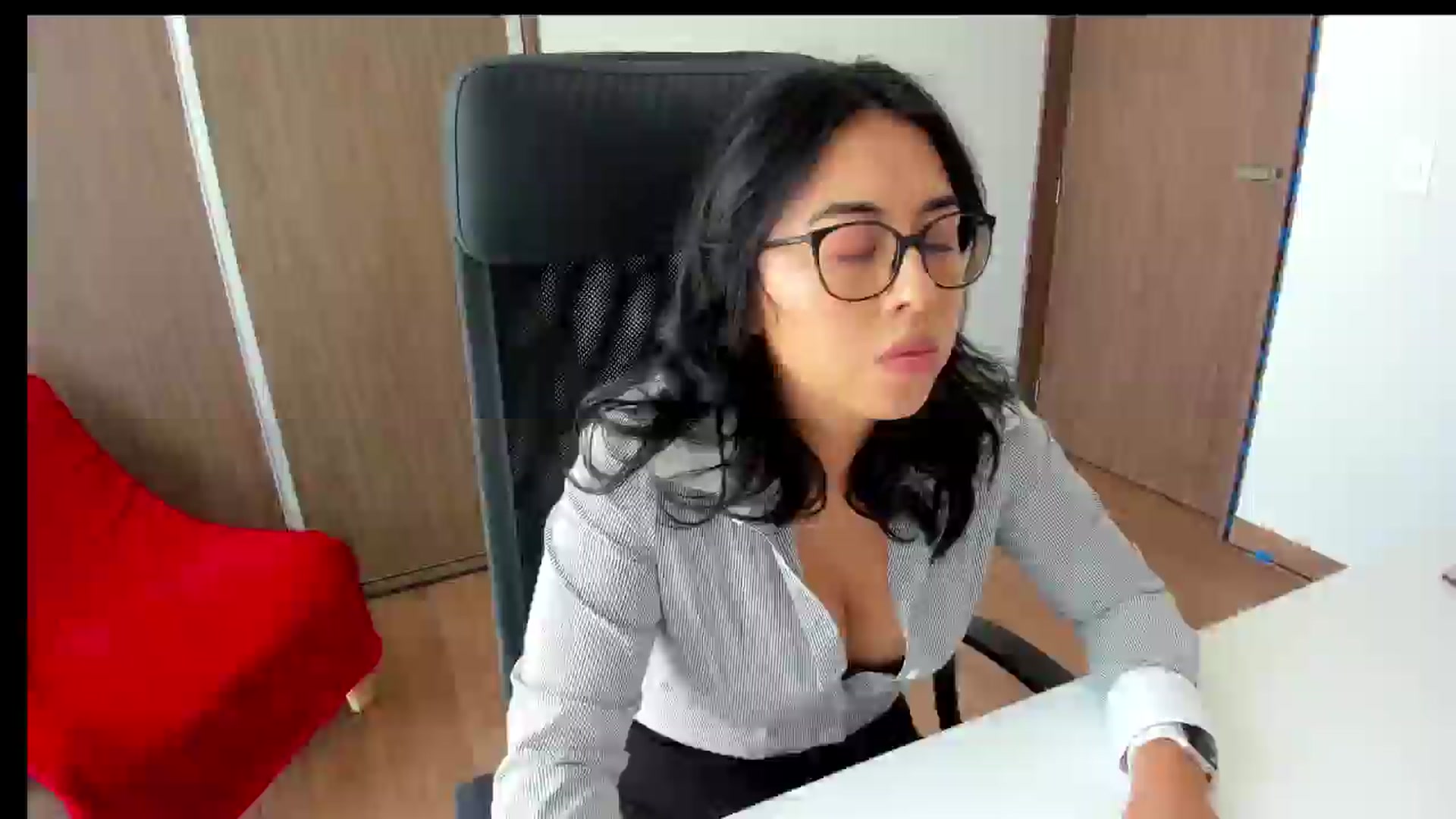 Gallery image thumbnail from LovelyEvaa's myfreecams stream on, 03/19/2025, 20:15 image 4 of 20