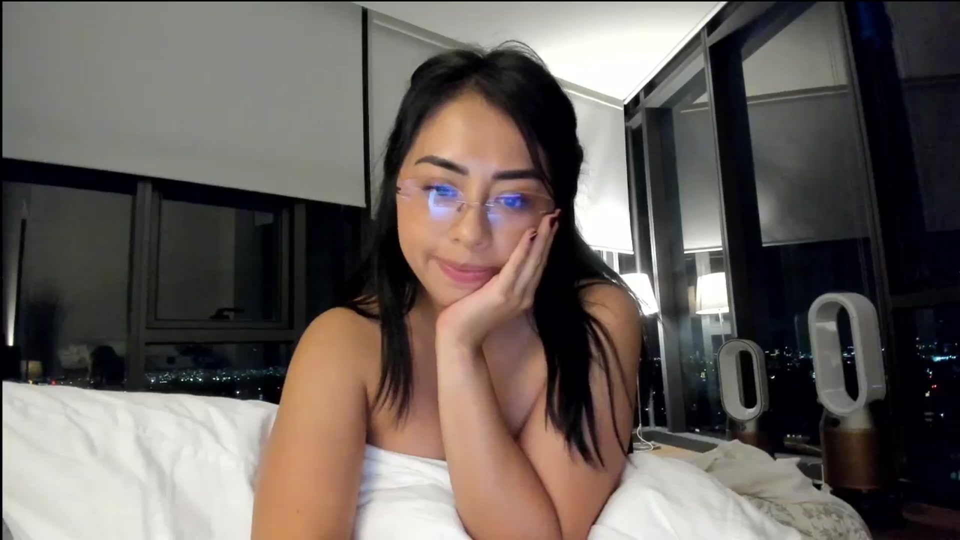 Gallery image thumbnail from LovelyEvaa's myfreecams stream on, 09/16/2025, 03:50 image 16 of 20
