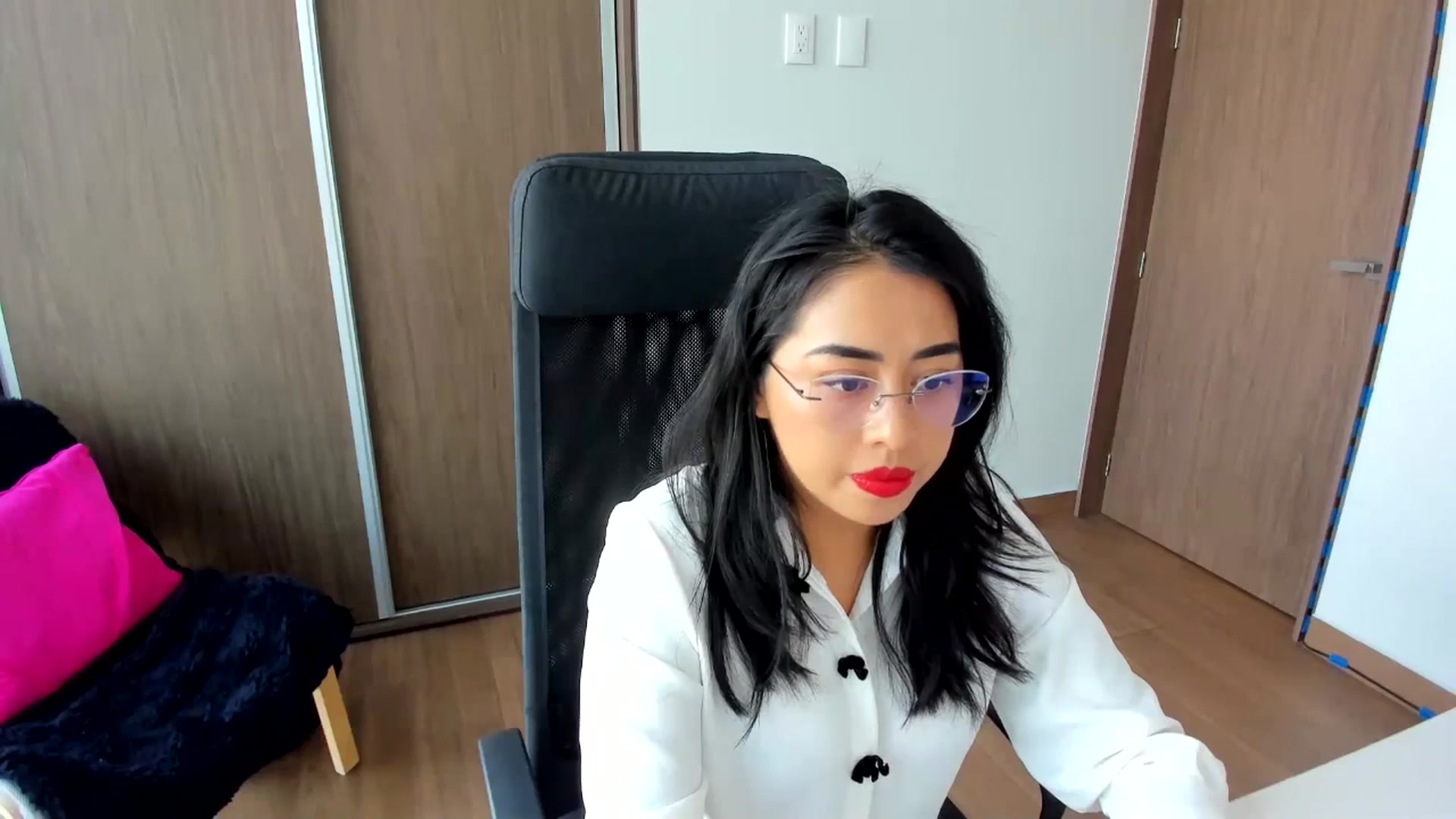 Gallery image thumbnail from LovelyEvaa's myfreecams stream on, 10/13/2025, 22:06 image 2 of 20