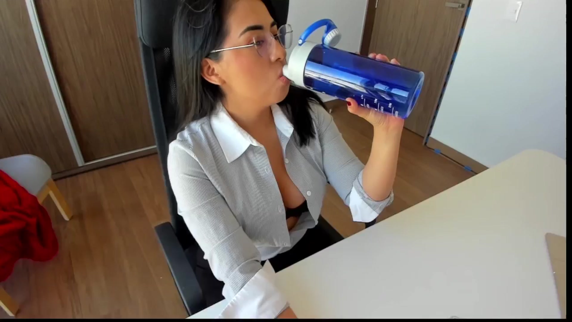Gallery image thumbnail from LovelyEvaa's myfreecams stream on, 10/29/2025, 17:14 image 5 of 20