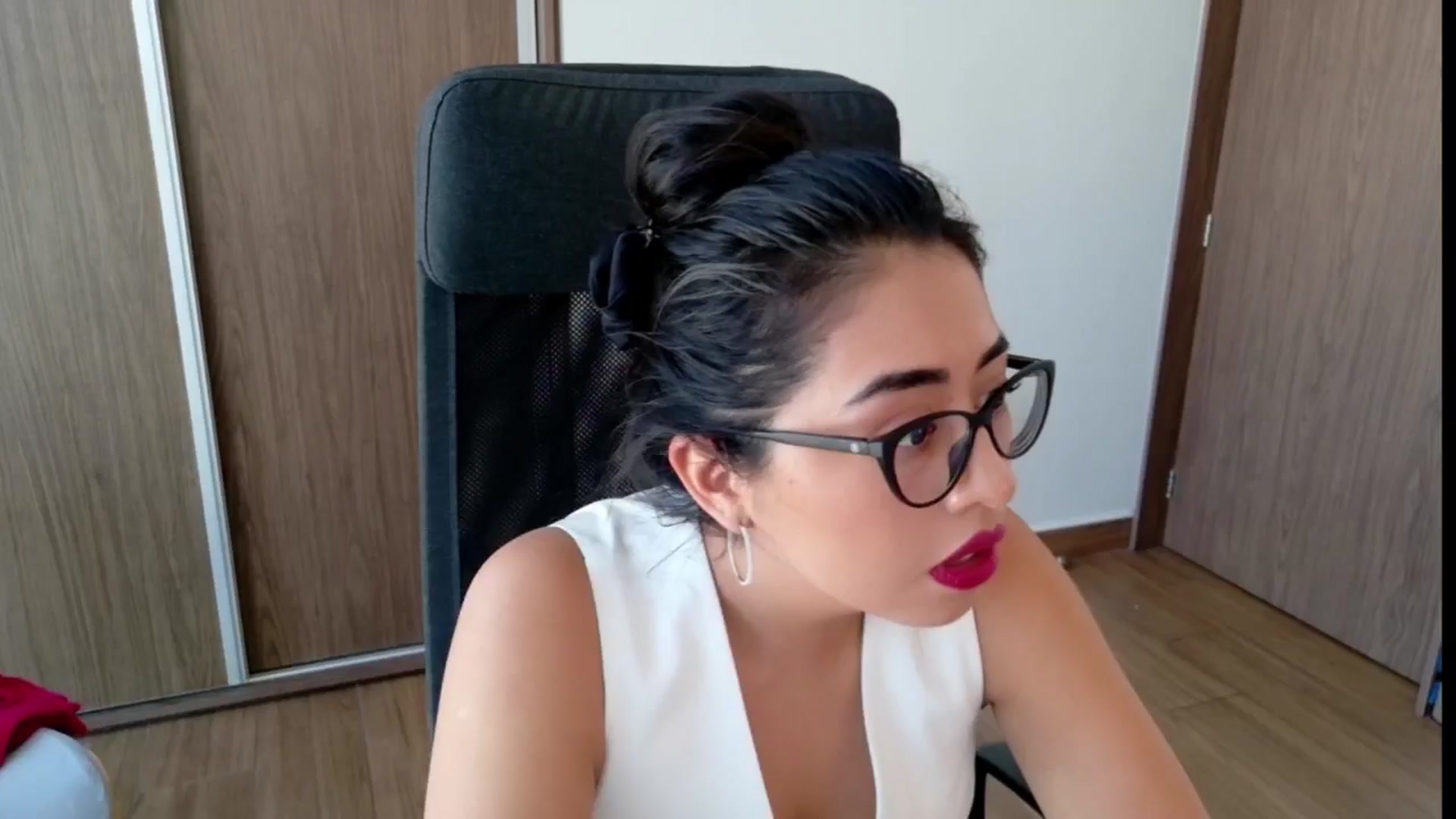 Gallery image thumbnail from LovelyEvaa's myfreecams stream on, 02/10/2026, 19:51 image 5 of 20