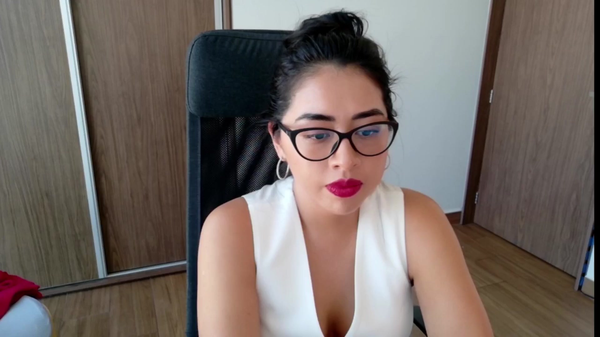 Gallery image thumbnail from LovelyEvaa's myfreecams stream on, 02/10/2026, 19:51 image 6 of 20