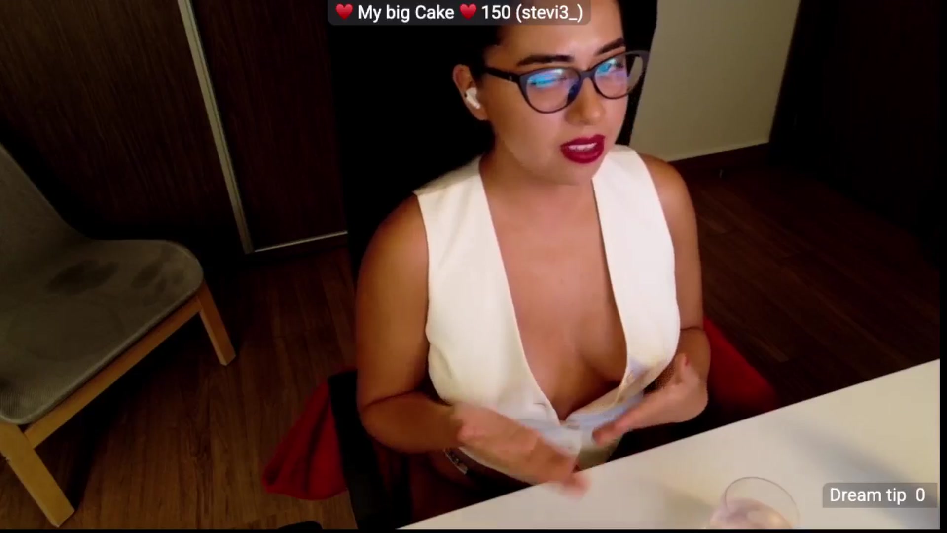 Gallery image thumbnail from LovelyEvaa's myfreecams stream on, 03/24/2026, 01:38 image 15 of 20