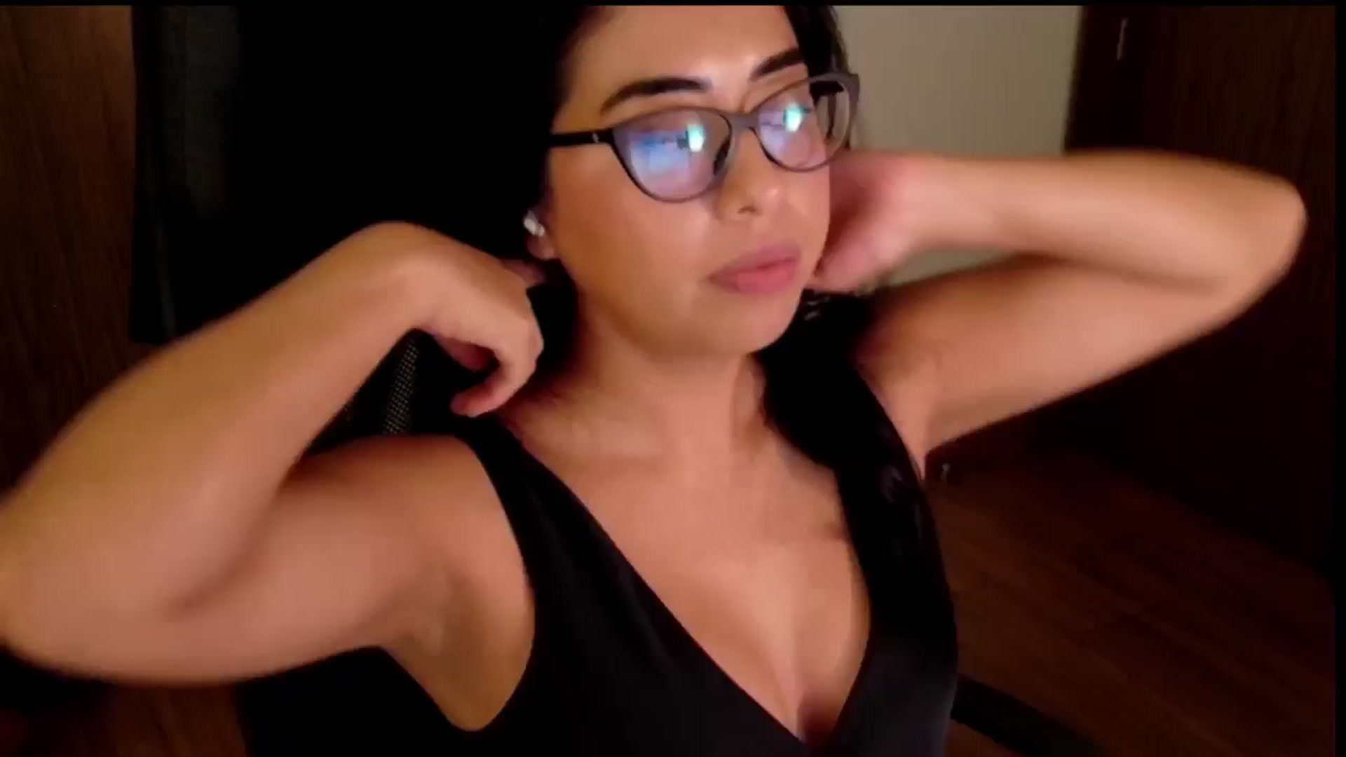 Gallery image thumbnail from LovelyEvaa's myfreecams stream on, 04/10/2026, 03:06 image 10 of 20