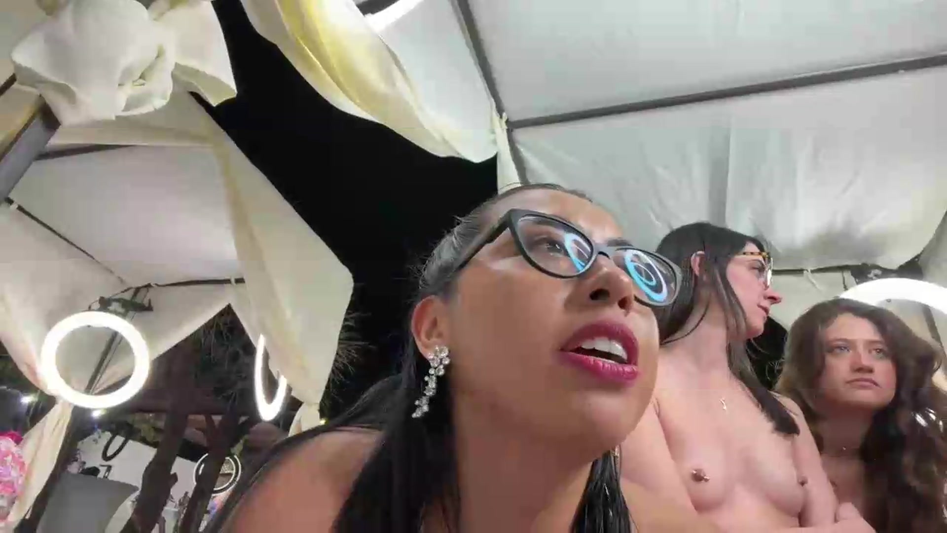 Gallery image thumbnail from LovelyEvaa's myfreecams stream on, 05/20/2026, 06:41 image 17 of 20