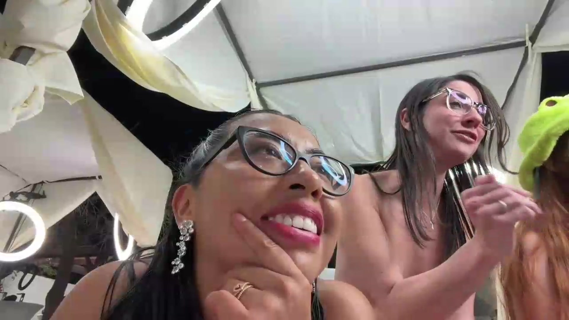 Gallery image thumbnail from LovelyEvaa's myfreecams stream on, 05/20/2026, 06:41 image 19 of 20