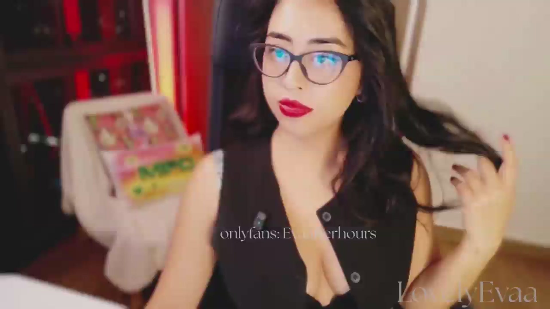 Gallery image thumbnail from LovelyEvaa's myfreecams stream on, 06/05/2026, 03:01 image 12 of 20