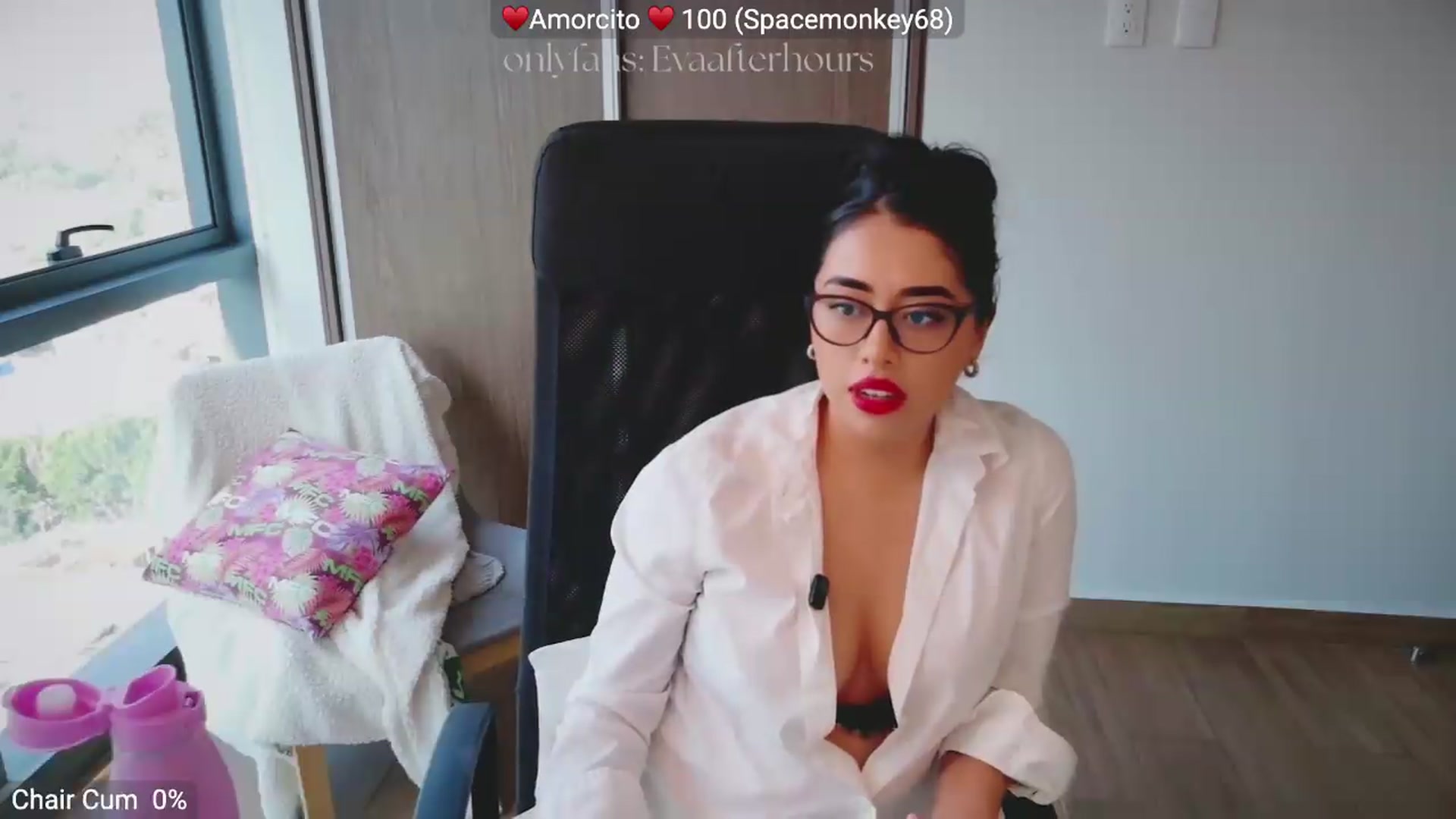 Gallery image thumbnail from LovelyEvaa's myfreecams stream on, 06/26/2026, 24:03 image 6 of 20