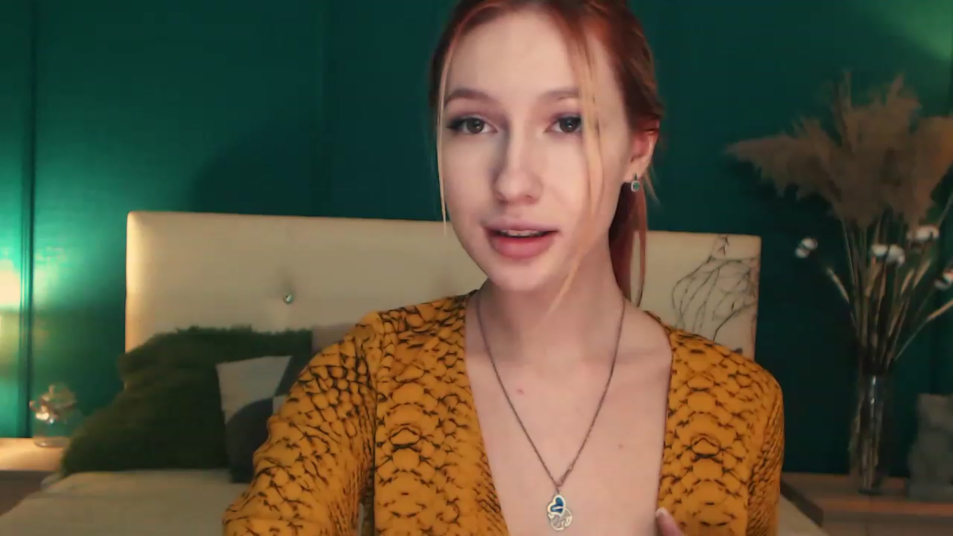 Gallery image thumbnail from LovelyGin's myfreecams stream on, 04/06/2023, 14:50 image 15 of 20