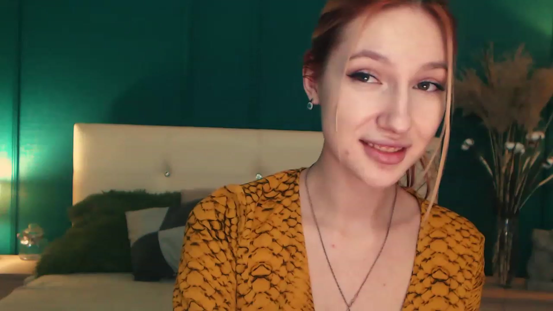 Gallery image thumbnail from LovelyGin's myfreecams stream on, 04/06/2023, 14:50 image 14 of 20