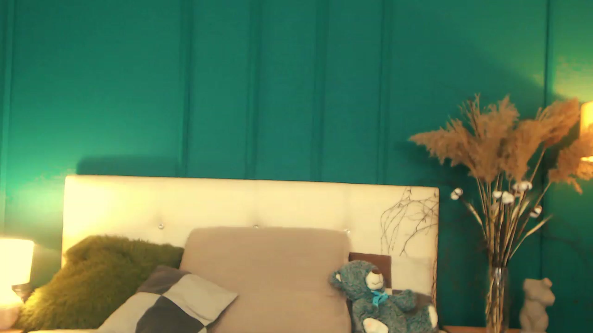 Gallery image thumbnail from LovelyGin's myfreecams stream on, 04/10/2023, 17:10 image 20 of 20
