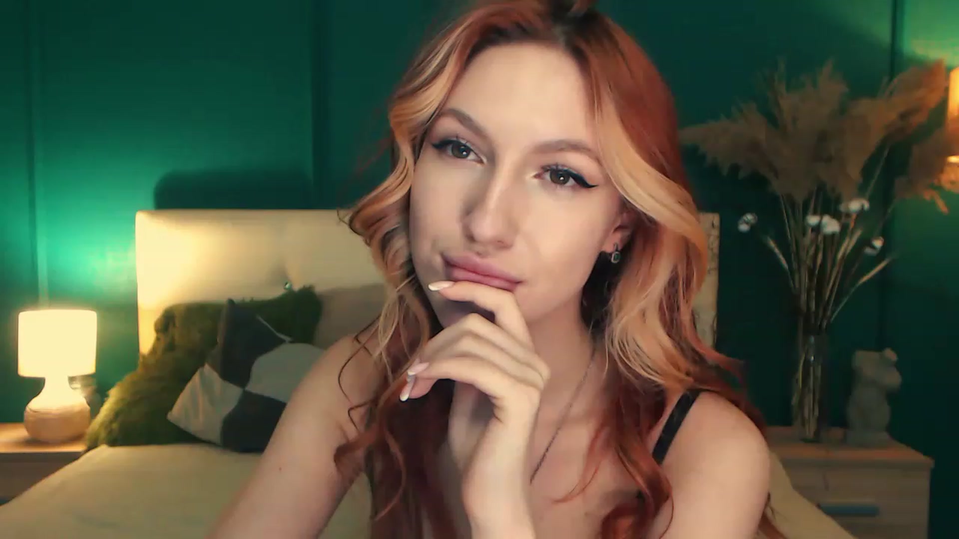 Gallery image thumbnail from LovelyGin's myfreecams stream on, 04/11/2023, 14:36 image 10 of 20