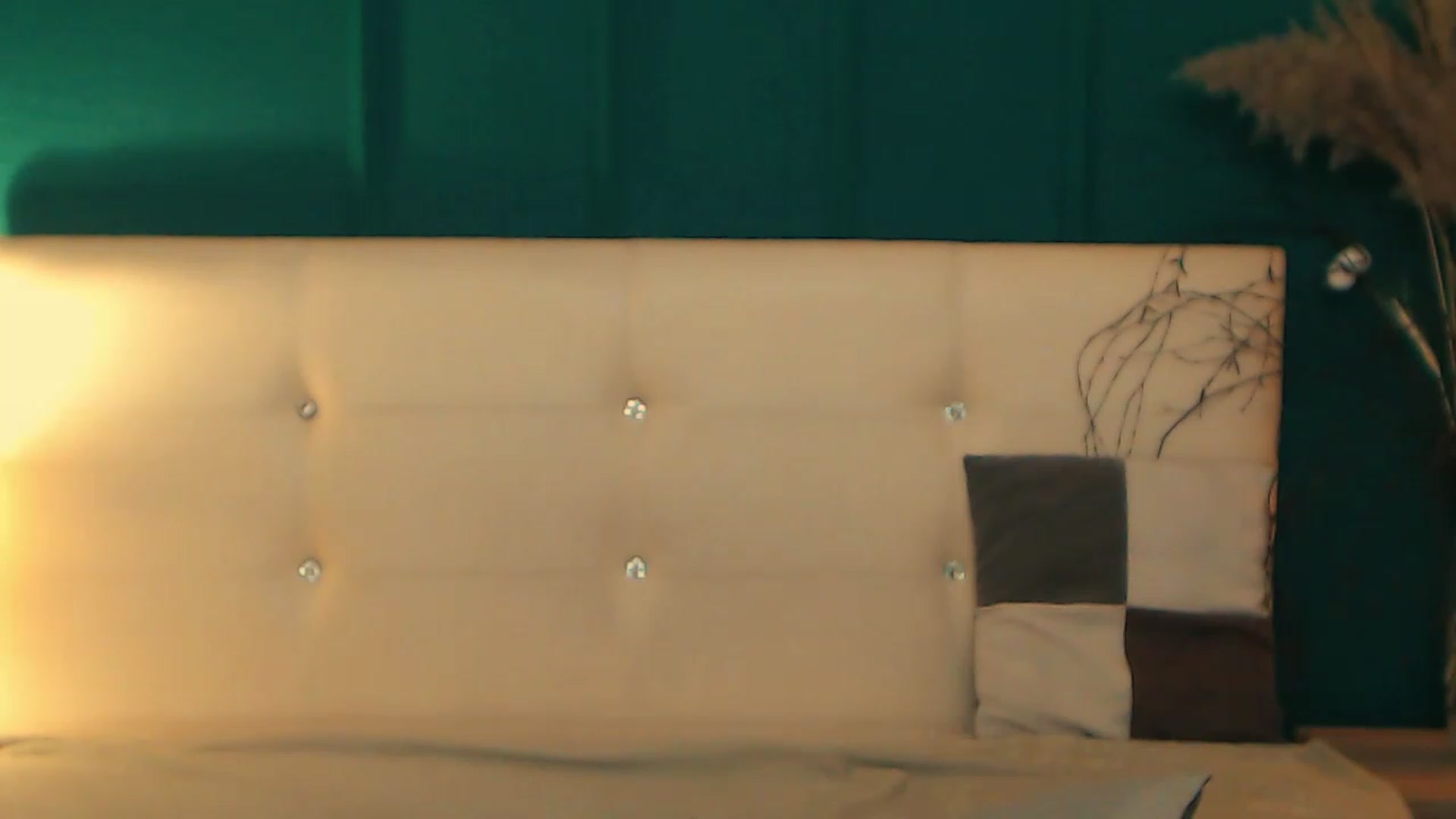Gallery image thumbnail from LovelyGin's myfreecams stream on, 04/11/2023, 18:53 image 18 of 20