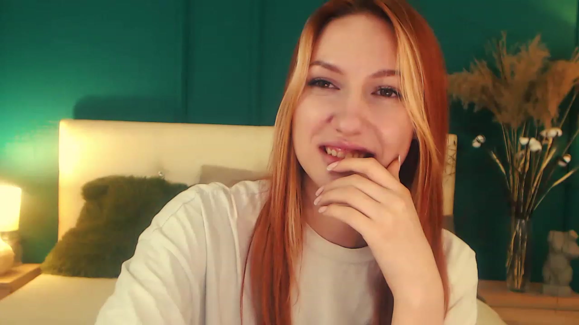 Gallery image thumbnail from LovelyGin's myfreecams stream on, 04/17/2023, 18:29 image 10 of 20