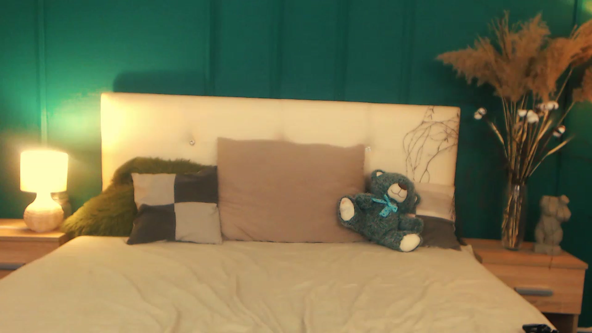 Gallery image thumbnail from LovelyGin's myfreecams stream on, 04/18/2023, 16:06 image 2 of 20